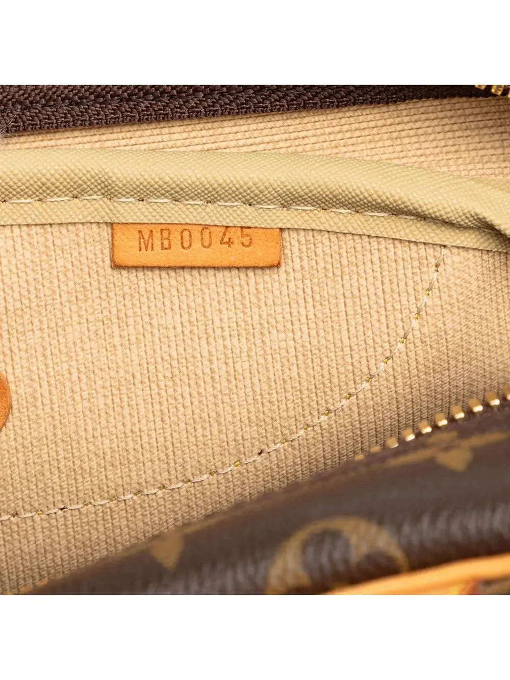 Louis Vuitton Evasion Pre-Loved Travel #340190L78B